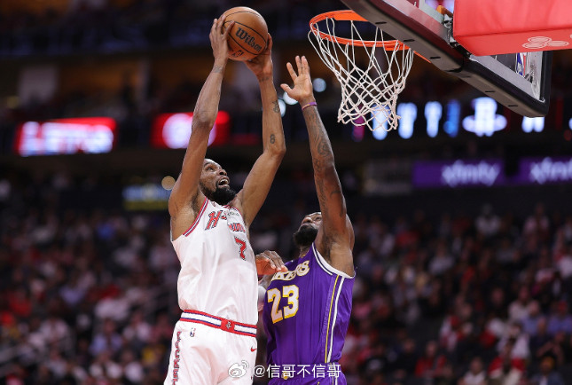 NBA常规赛，火箭主场116-124再负湖人。赛后杜兰特谈到詹姆斯的表现，他说：