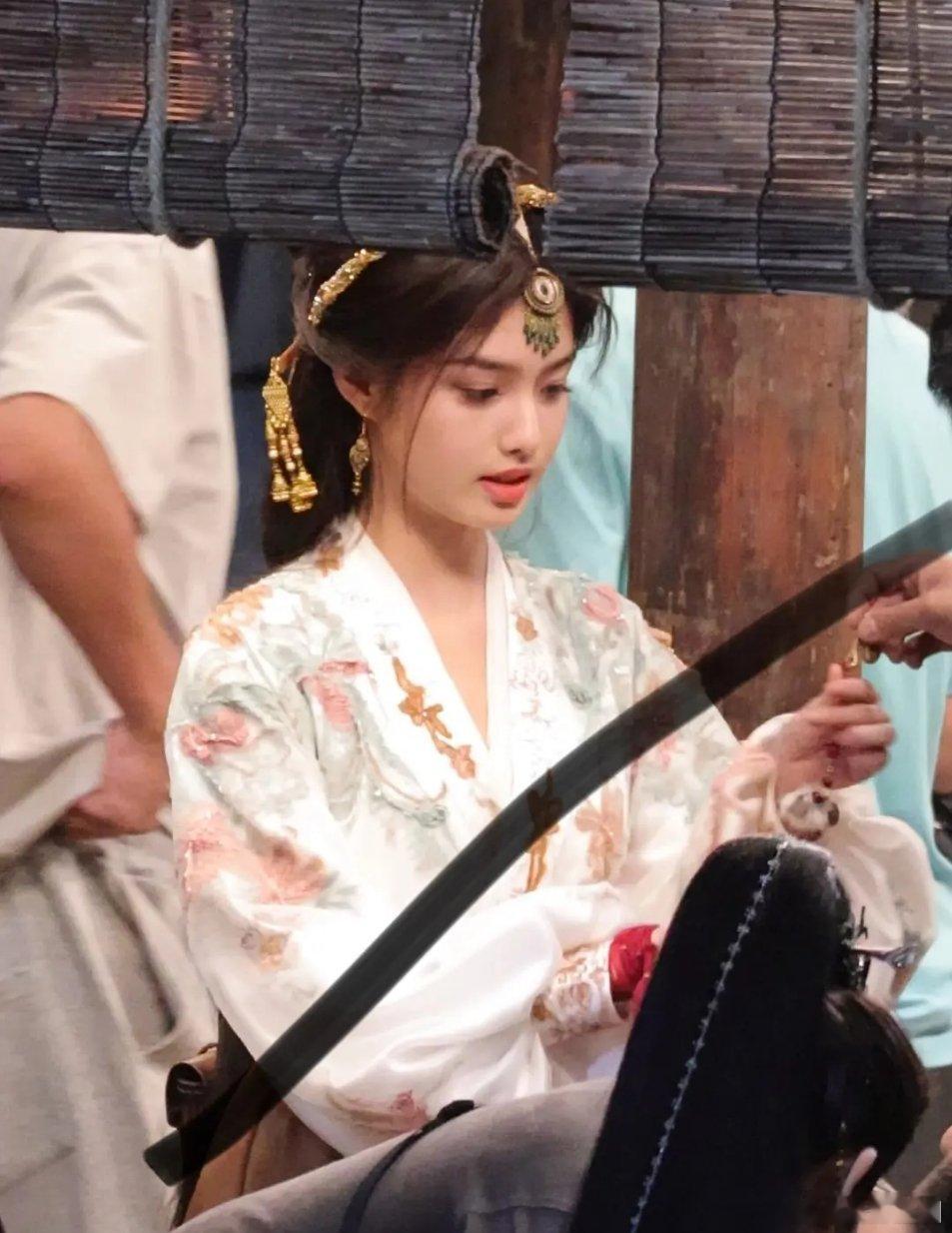 艾米这个衣服怎么这么丑[捂脸哭]​​​