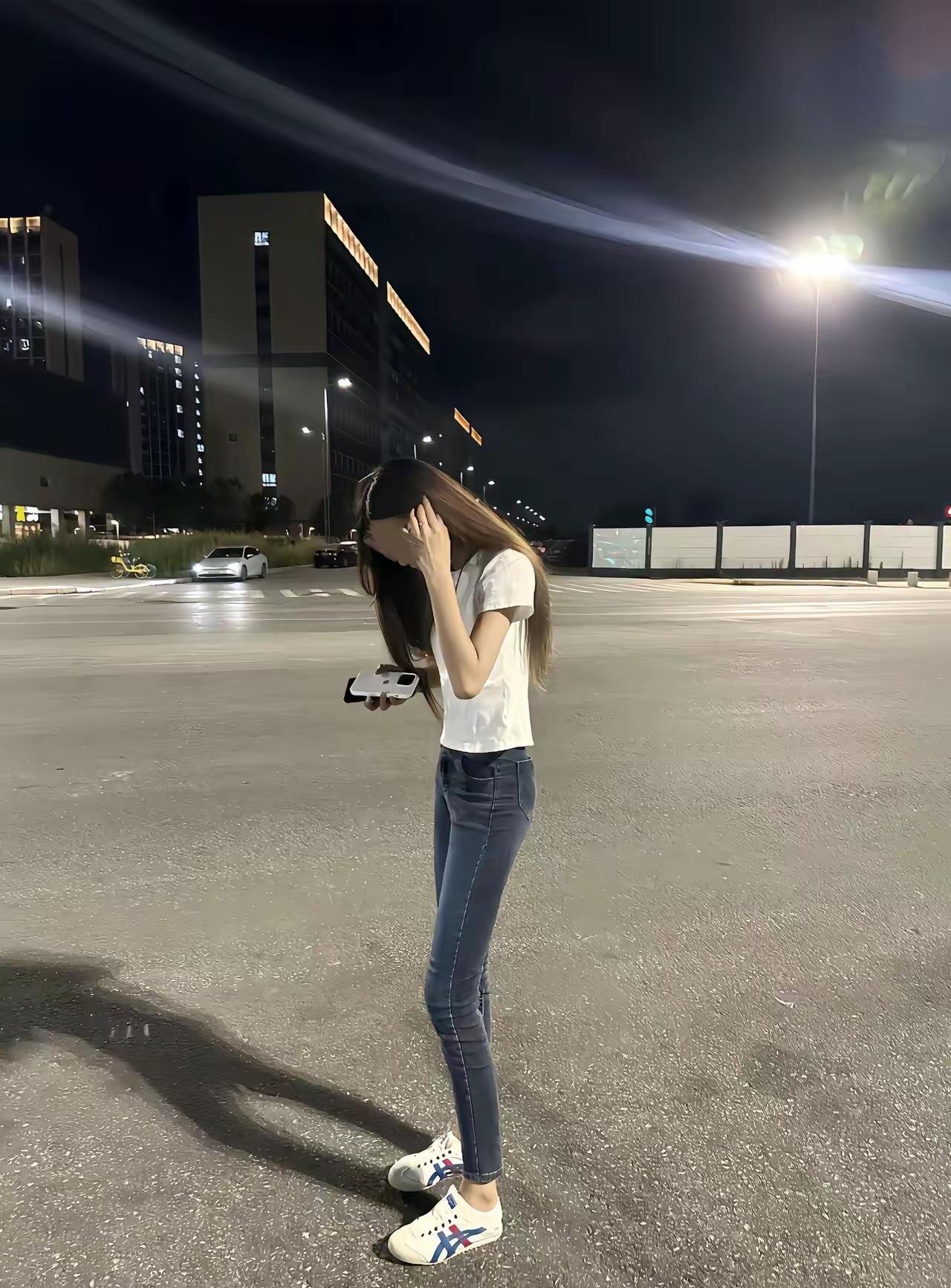 这种美女小姐姐，是天生就是这个身材，还是后天减下去的？