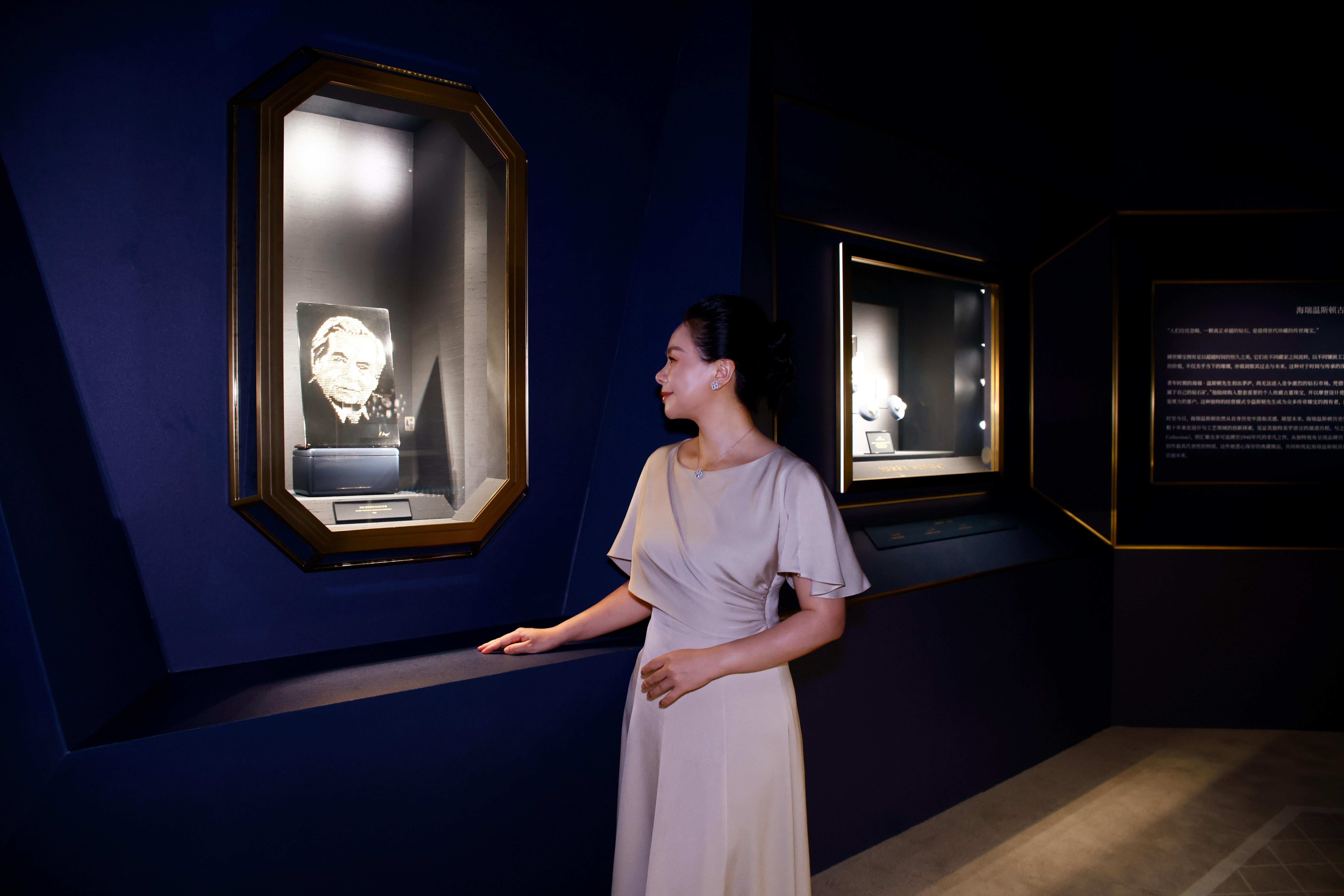 逛HarryWinston“稀世臻宝”品牌展，一颗颗顶级宝石太令人震撼！从创始