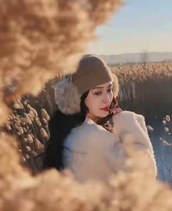 阿娇晒的初冬落日照片，冰封的湖面与落日的搭配，美得好像海报！