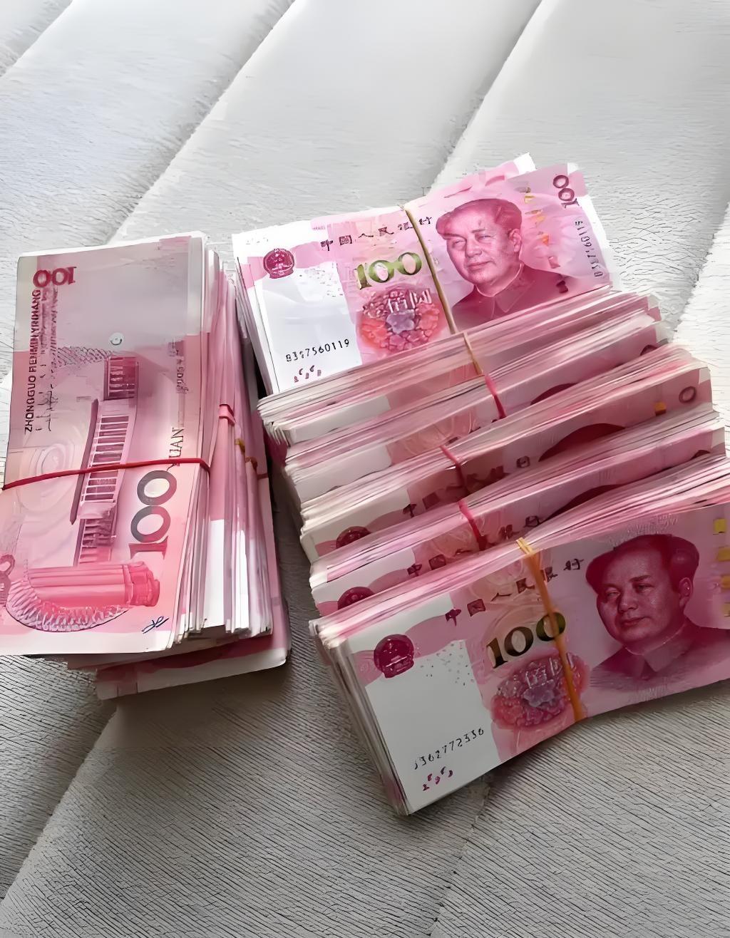 我同事的父亲52岁，今年被公司裁员，签了保密协议，得到了一笔不菲的补贴，每个