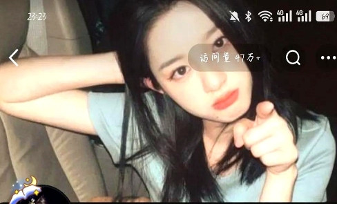 傻眼了，看到黄杨钿甜这张微博背景图，激进派和冷静派都沉默了。本来以为艺考这事