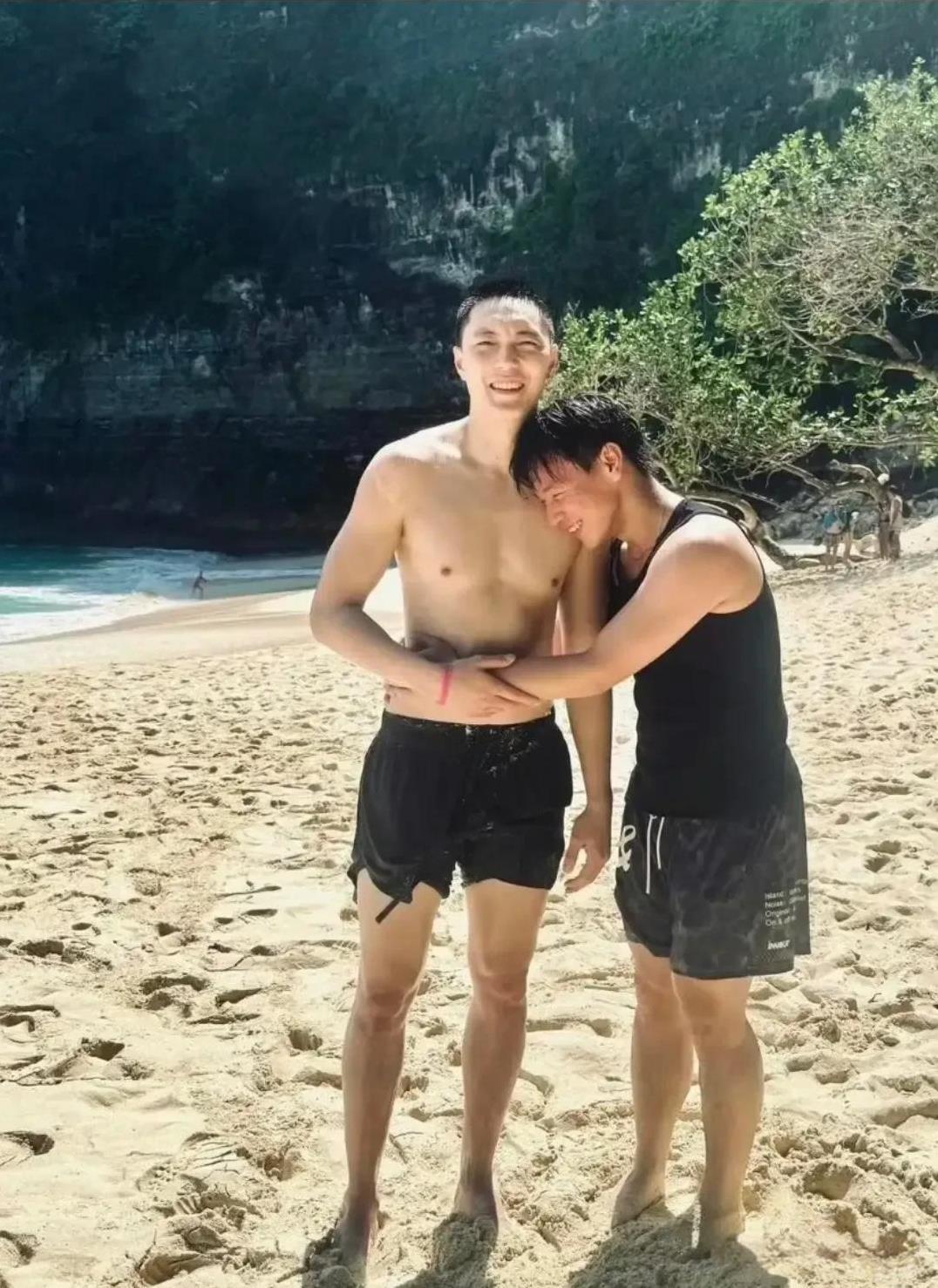胡明轩印尼特训罚球！据广东媒体人透露：胡明轩近期已经抵达印尼，这几天将投入特训