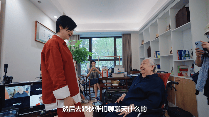 游本昌和妻子在养老院现状游本昌回应为何入住养老院游本昌老师的代表作济公，无人不知