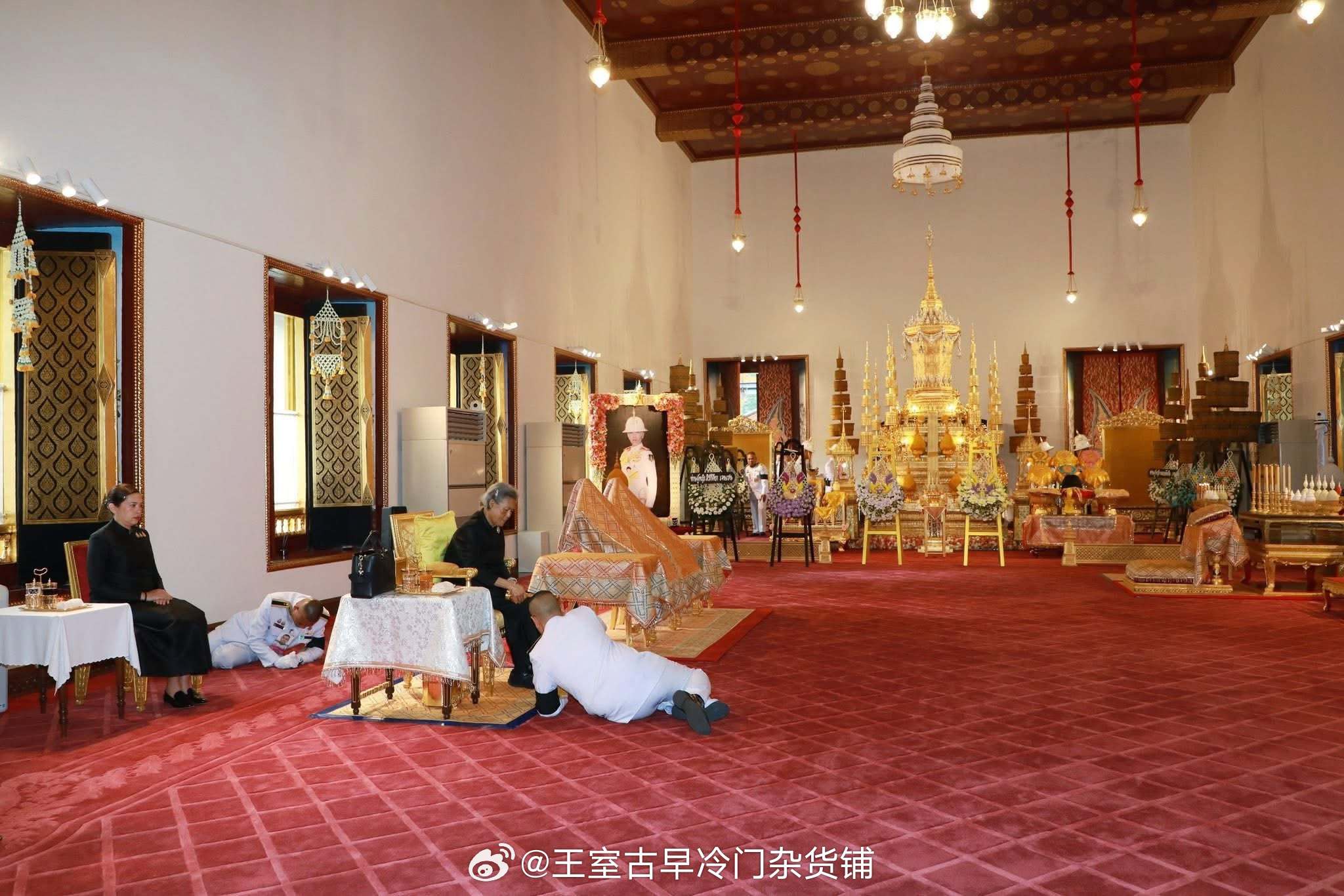 王室王室泰国王室诗丽吉亚2026年6月14日，上早班的大婶带着诗丽吉亚为帕公主