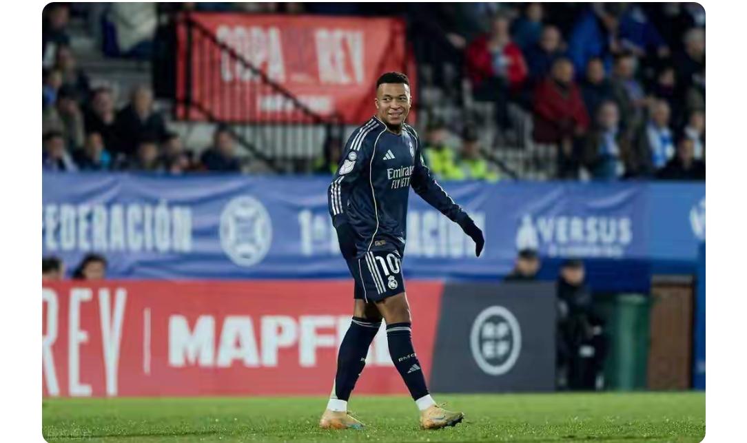 为什么姆巴佩前脚离开，巴黎圣日耳曼后脚就获得六冠王？最主要的原因就是姆巴佩在巴