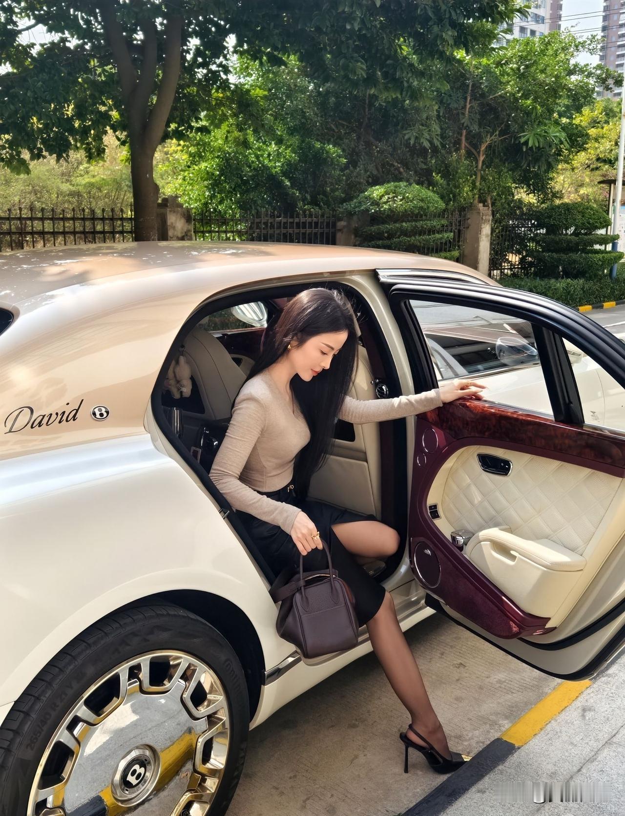 喜欢浪漫的城市喜欢吹着晚风漫步