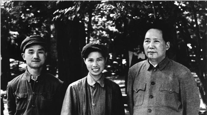 1961年侯波被调离中南海，毛主席温情叮嘱：以后你要经常来看我好吗？1959年