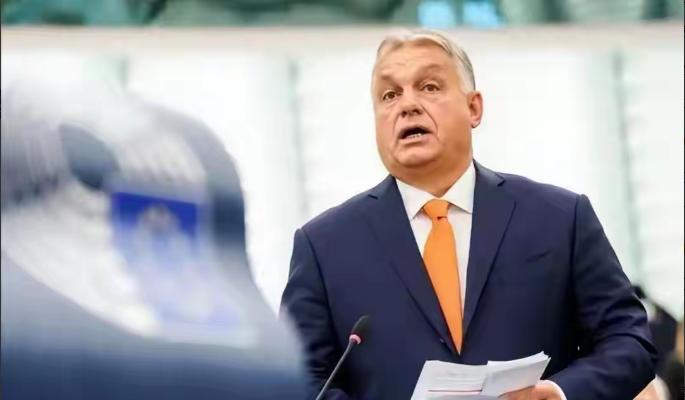 欧尔班确实是个奇人。俄罗斯力挺他，美国力挺他，中国力挺他。能让中美俄三大