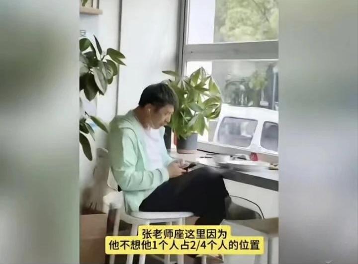 一个人的魅力有多大？看看他走了以后，还能有多么大的影响力就明白了。张雪峰已经