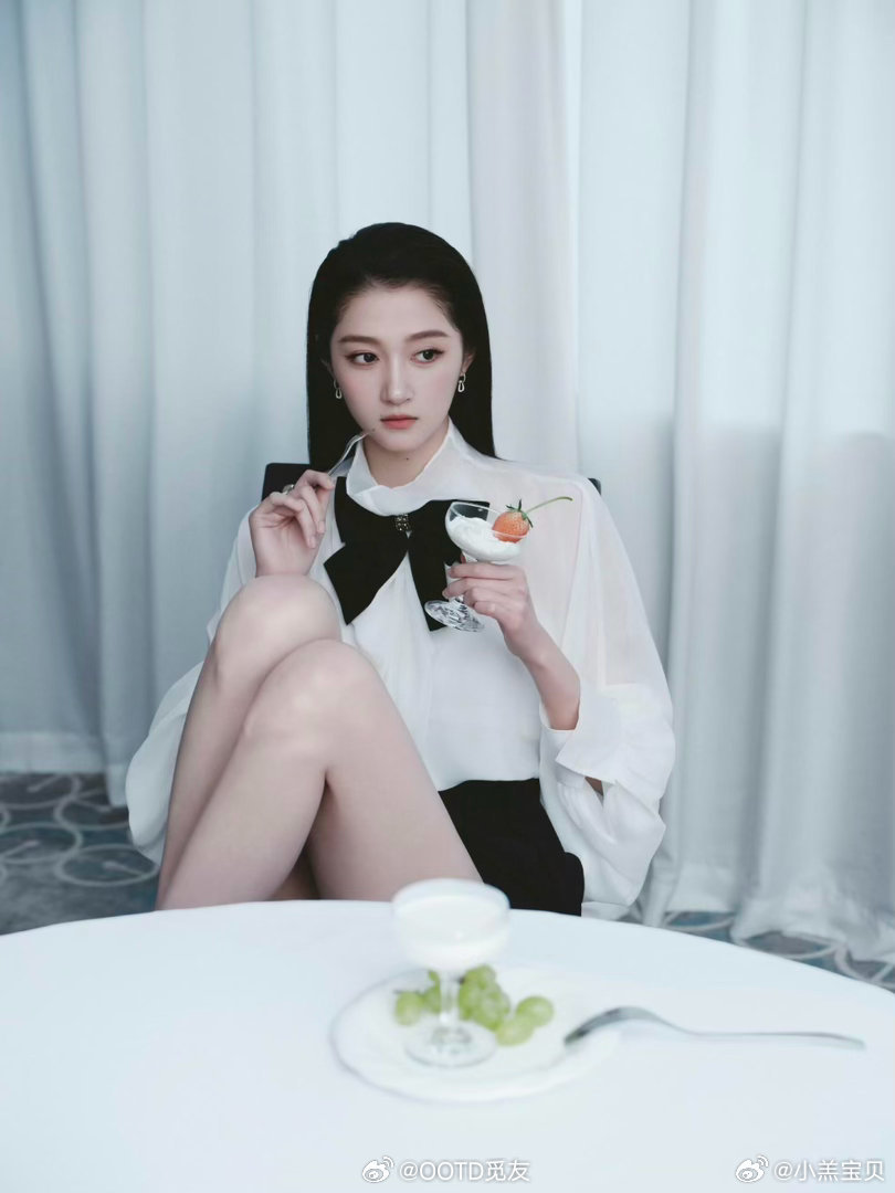 关晓彤💗无处安放的大长腿