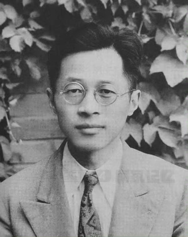 他曾是举世瞩目的科研明星，却毅然回国研制核弹，隐姓埋名17年。他就是中国核科学的