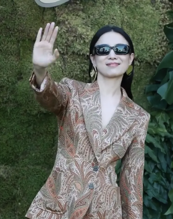 女星VOGUE活动生图大赏:奚梦瑶宋佳等美女状态佳