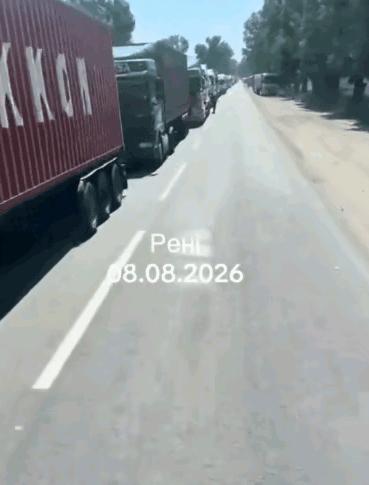目前乌克兰和罗马尼亚边境口岸，已经彻底被堵死了乌克兰通往罗马尼亚方向的道路畅通