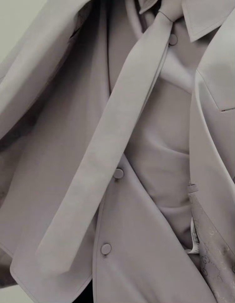 我已经趴上去喝我妈咪的奈奈了