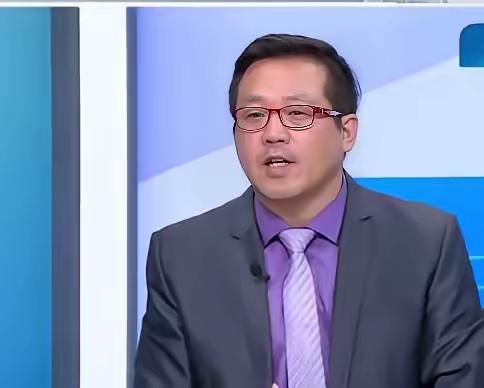 还是黄敬平有格局！这个时候在节目中呼吁国民党要支持国民党党团与党中央，呼吁每一个