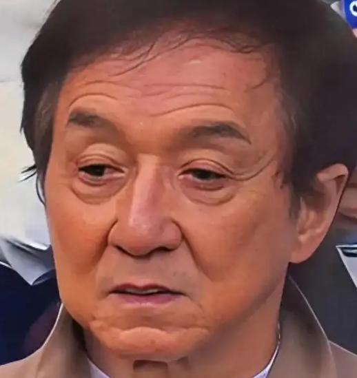 成龙大哥这辈子注定要遗憾终生了！他挣再多的钱，再有巨星光环，2025年，已经71