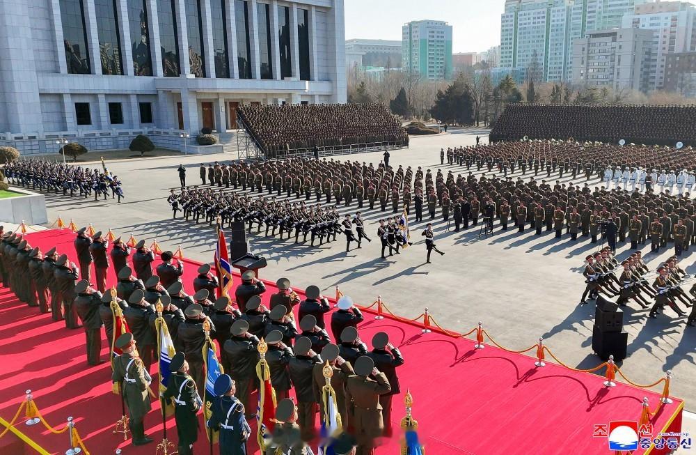哪怕是简单的考察，都要举办隆重的检阅仪式形式是为来调动精神的人民军为什么精神强硬