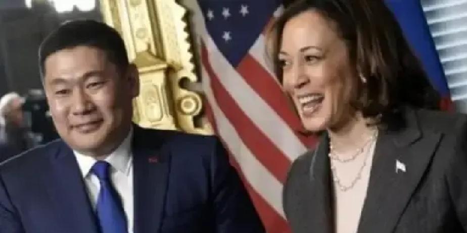 网上说蒙古人都反华，真到当地一看完全不是一个画面。在乌兰巴托街头，十辆车里