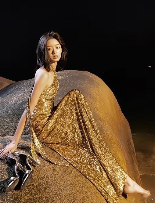 资本家的女儿不会难看的，你看黄杨钿甜就知道了​​​​