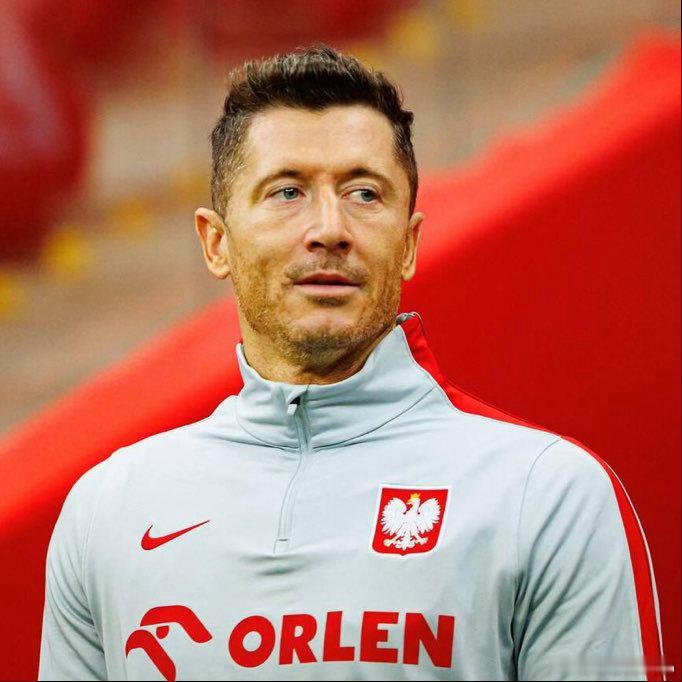 罗密欧：我确认，科莫利与弗拉霍维奇的谈判已重新开启，但他与热那亚比赛中的意外伤病