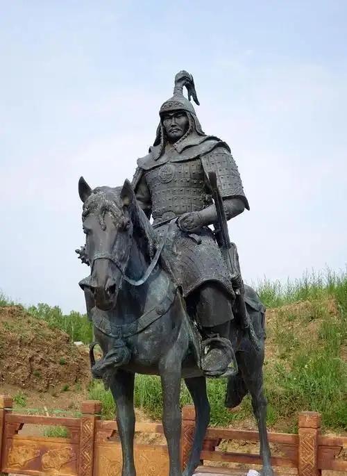 李广利打大宛那次，战死几十万，连个小国都没灭掉，就换了几匹马。为什么还能封八千户