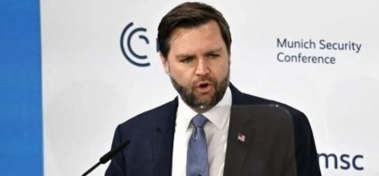 美国副总统今年曾暗示中国，如果不接受关税就考虑战争，谁料音未落，中国高志凯教授就