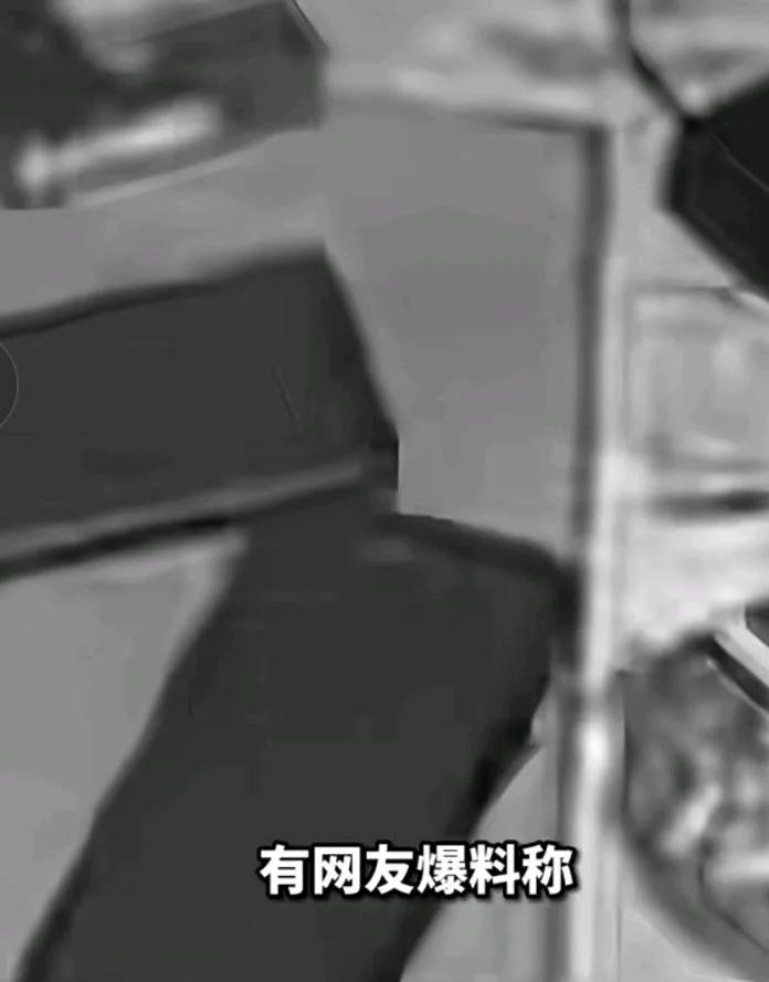 太恐怖，关闭网络，睡眠模式下的水果手机，半夜竟然自己解锁，给陌生人打电话，