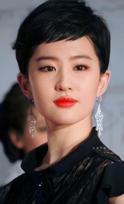 中国风的奥戴莉郝本刷到神仙姐姐新短发！刘亦菲短发造型又美又飒，太惊艳了！