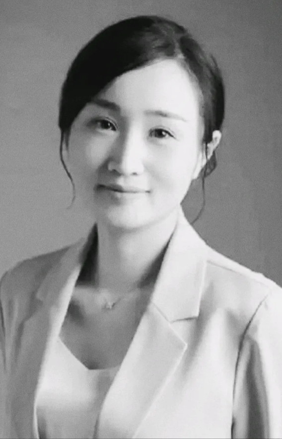 太可惜了！这么年轻这么美的浙江理工大学副教授离世，年仅44岁。刘曦，毕业于澳门