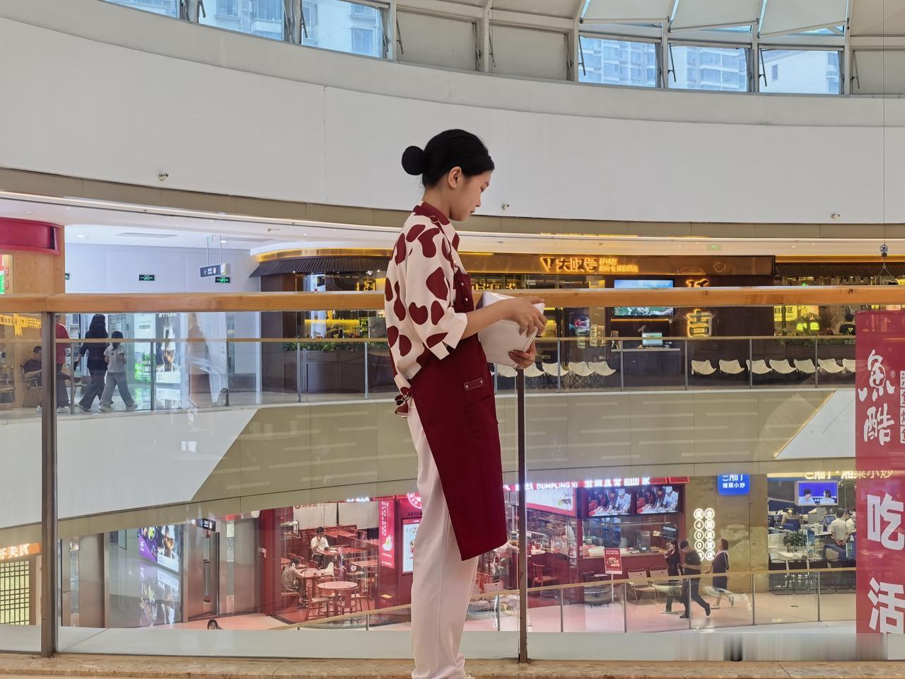 秋日生活打卡季中秋节石家庄小放牛餐厅排队等号，本来以为得像个罚站的小学生似的枯