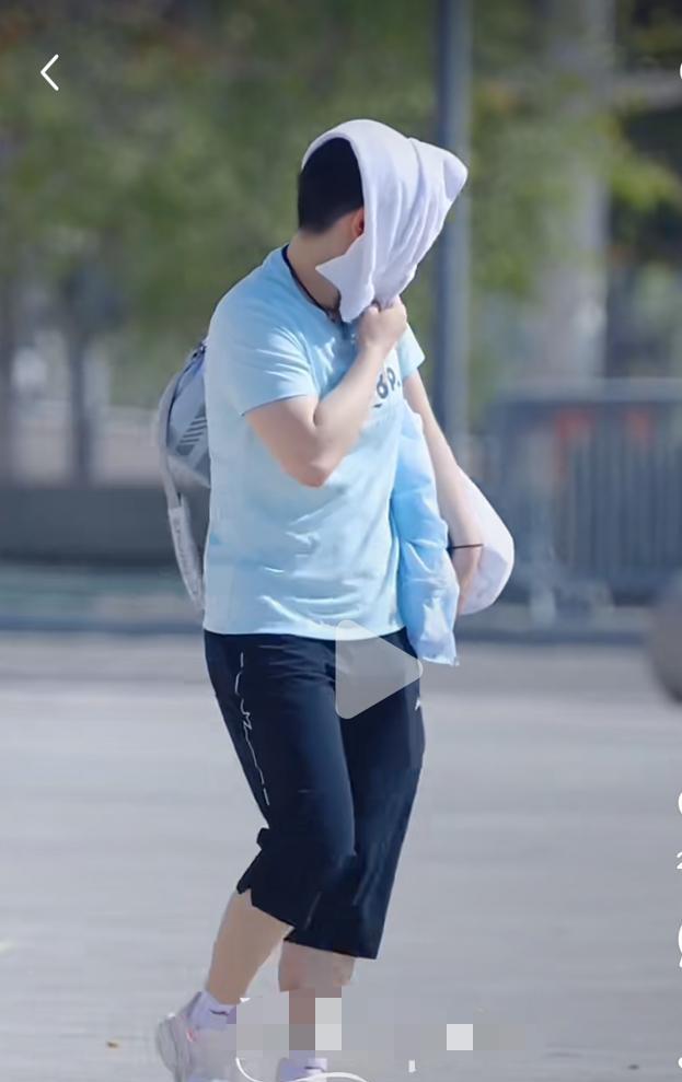 国乒多哈第一天上训气温40度孙颖莎入乡随俗，防晒方式太可爱啦！5月12日，