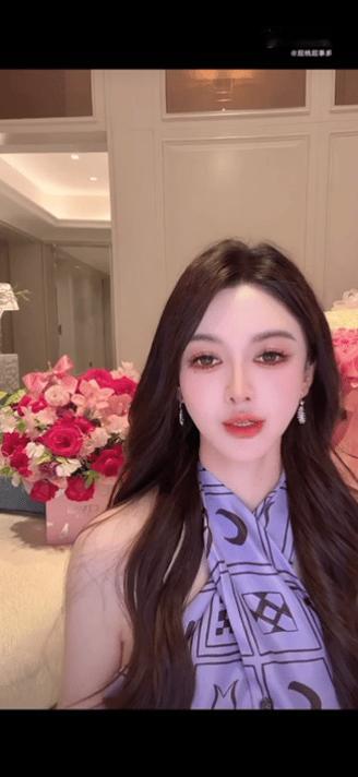 黄教主八成还没和叶珂分手因为叶珂其实挺会提供情绪价值的就连网友都快被她哄好了