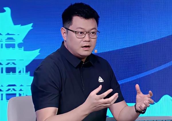 2026乒超为什么拒绝外协？侯英超解说王楚钦3:0龙宇这场，不小心说了实话！他
