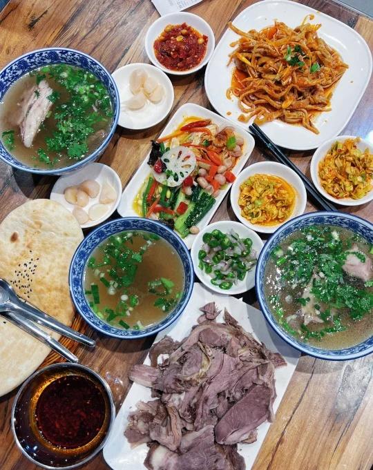 自驾大西北西安泡馍好好吃啊😋治愈自己总要来一趟大西北吧旅游在路上大