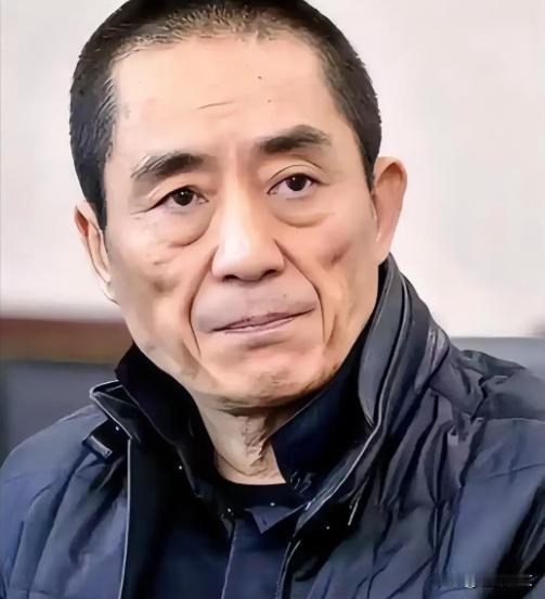 76岁张艺谋，悲痛发文！8月10日，对于导演张艺谋来说，是悲76岁张艺谋发文悼