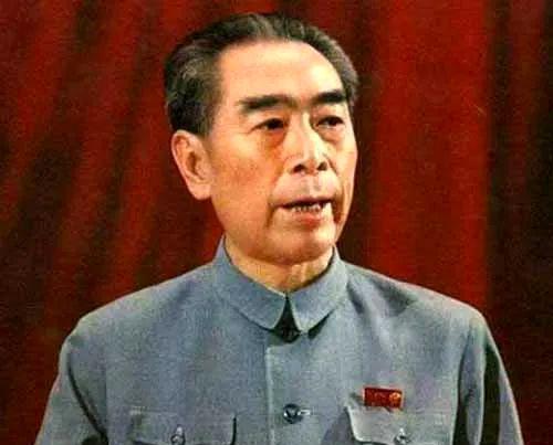 在“文革”时期，耿飚因为受不了“四人帮”的迫害，想要辞职，周总理送给他三句话，让