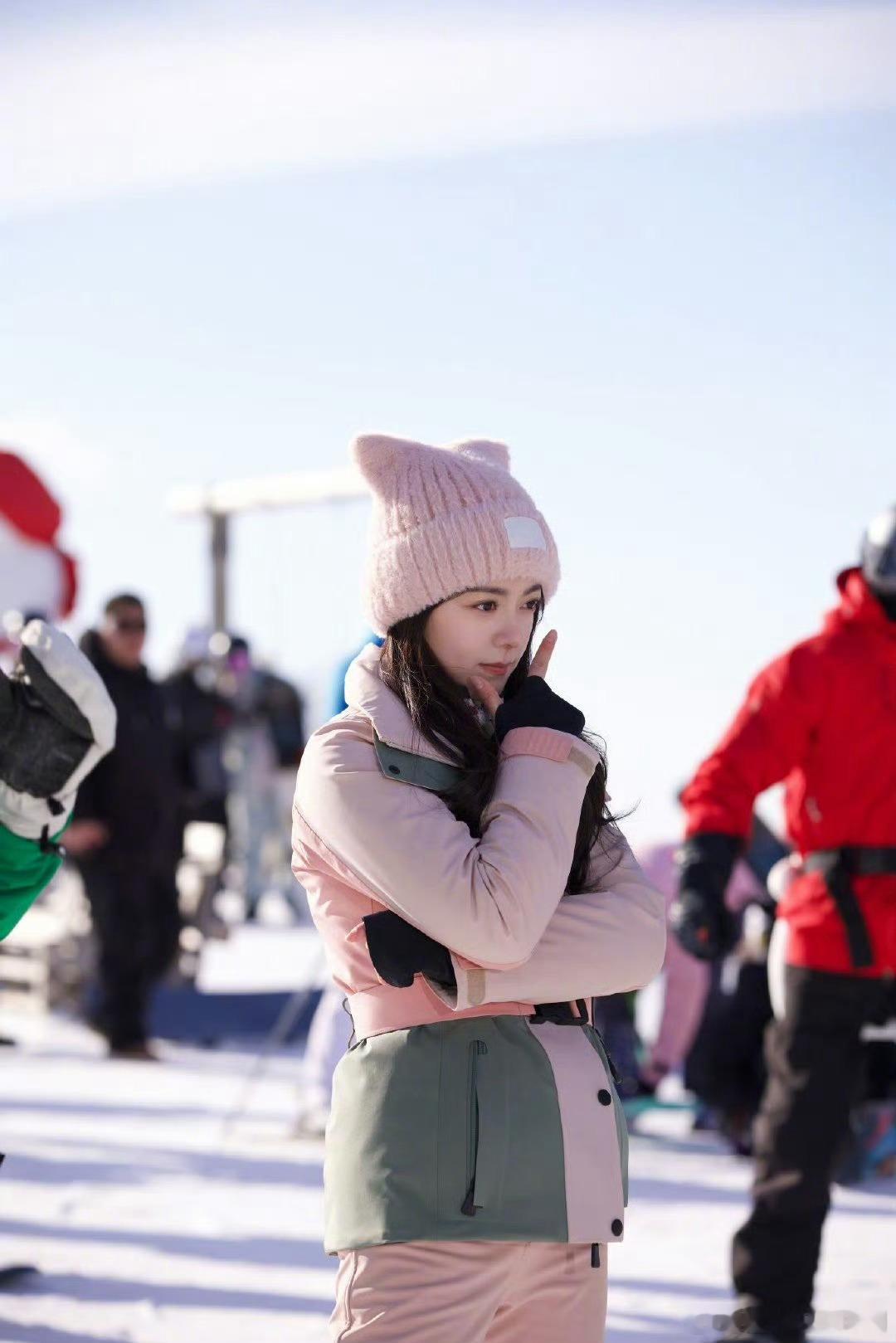 赵今麦的评论区掉小太阳了评论区掉落小太阳！赵今麦的2026新年彩蛋超暖心，输入