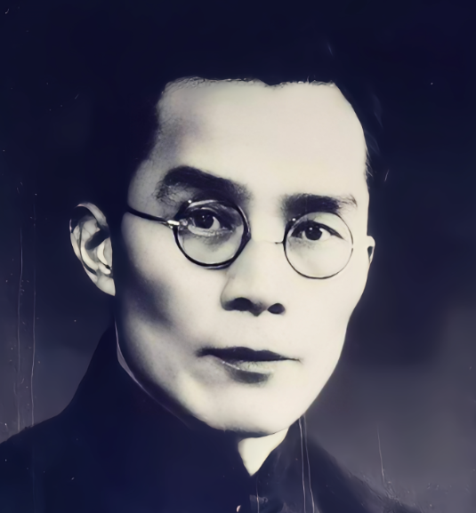1949年，梅贻琦不顾学生们的苦苦挽留，毅然南渡，临走前，他说道：我若留在大陆，