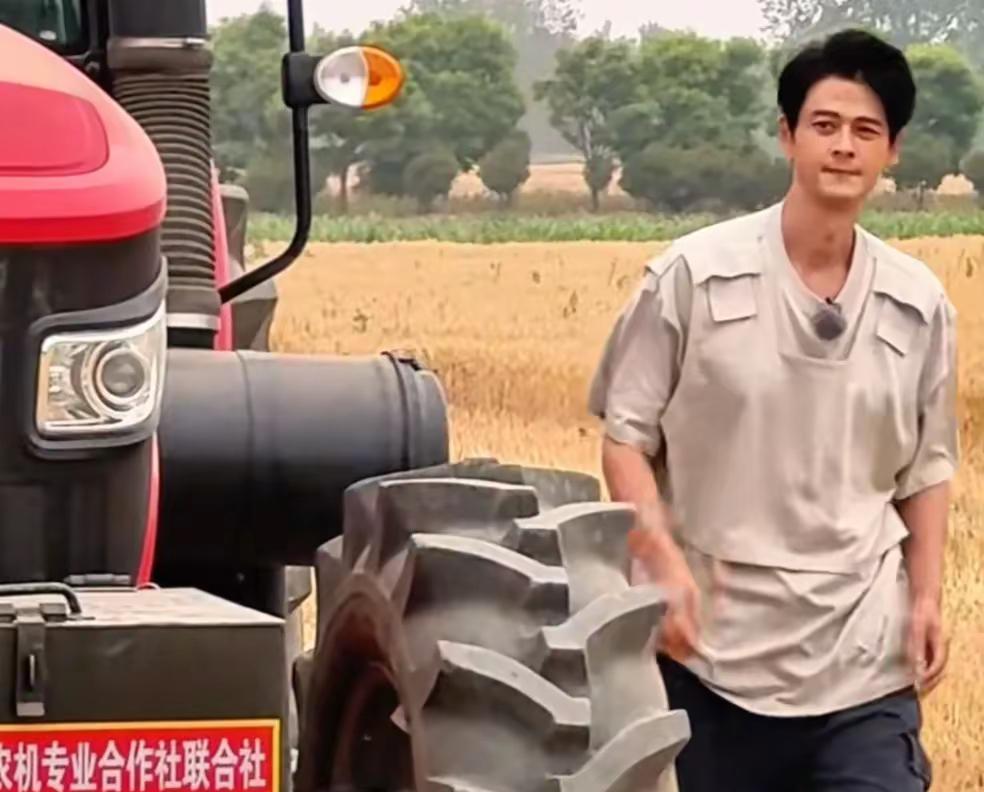 谁说偶像剧男主只能活在滤镜里？看看这位