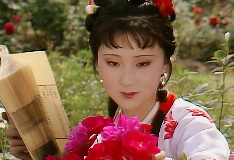 2007年，陈晓旭患乳腺癌住院，弥留之际，托好友周岭联系前夫毕彦君，谁知电话接通