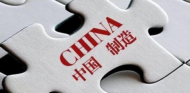 风向彻底变了，西方精英们的口风转得比翻书还快。曾经那些高高在上的欧美专家，如今不