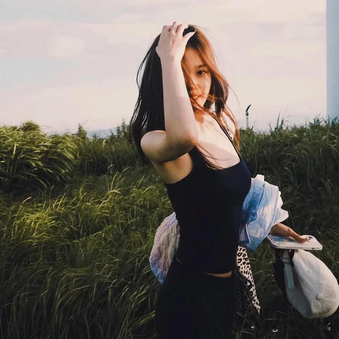 当十二星座决定分手……白羊：删干净，下一个金牛：想了很久很久，然后删干净，
