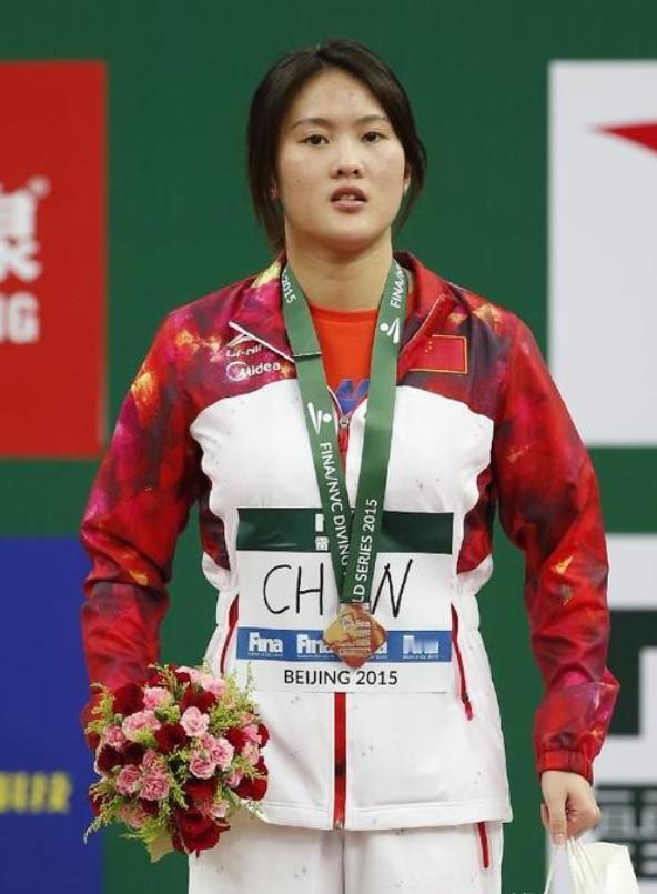 “跳水皇后”陈若琳，3岁被父母抛弃，依靠舅舅长大。后来她得了22个世界冠军、5个