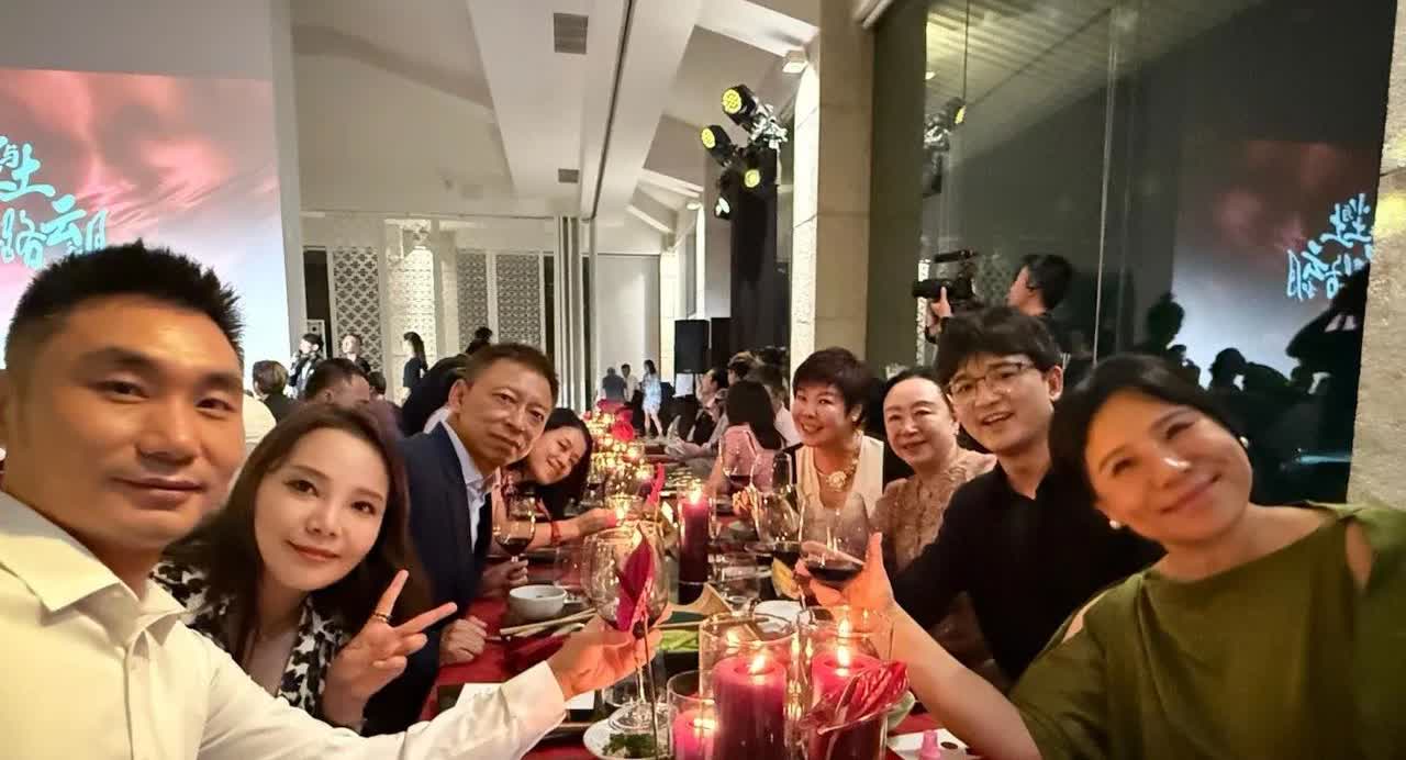 李国庆婚礼的内场图。看见了张朝阳，看见了于丹，俞敏洪……看来还真的是一个非常
