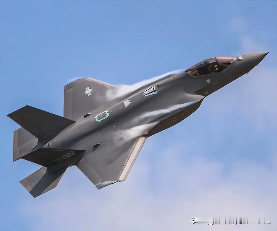 客观评价：不隐身的F-35，真打不过歼-10？扒了F-35的隐身外衣，它还