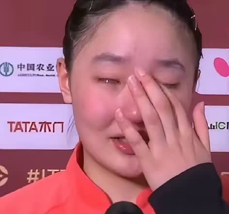 哭的太伤心了，看着好无奈啊！曼昱又把美和打哭了，这是我见过的张本美和哭的