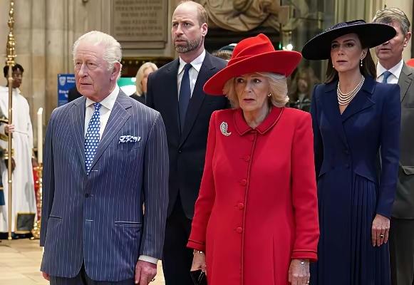 “今时不同往日”！卡米拉在凯特面前，也学会了“低头”！曾经的卡米拉，在王室一系