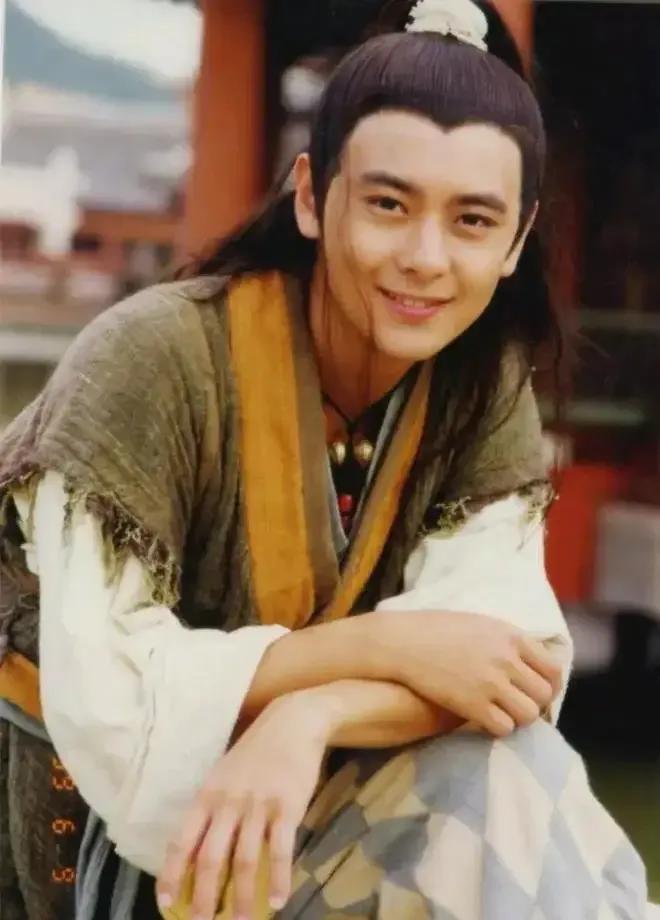 为什么不翻拍《绝代双骄》，按照原著的故事线，人物出场轻重。林志颖演技最好的一部